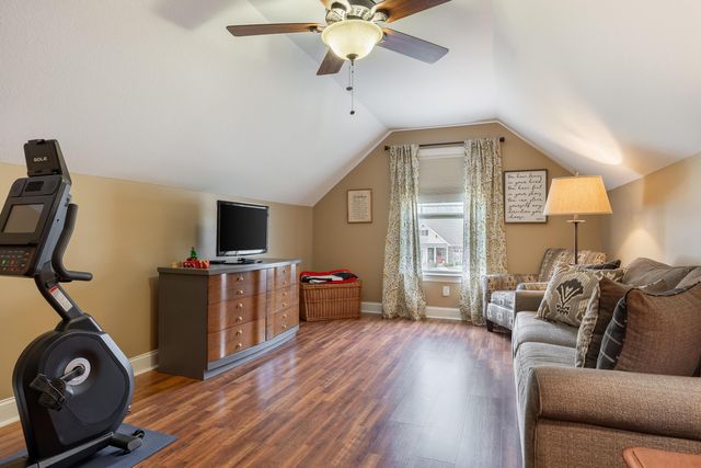 818 Lynnstone Drive, Chattanooga, TN 37405