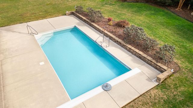 818 Lynnstone Drive, Chattanooga, TN 37405