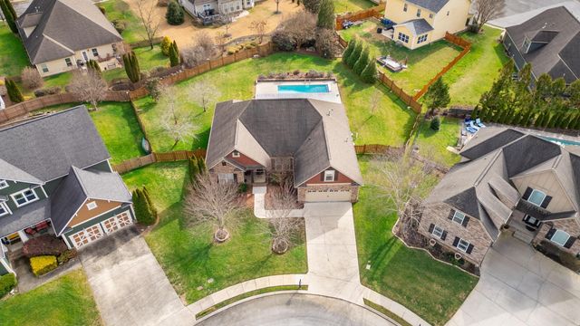 818 Lynnstone Drive, Chattanooga, TN 37405