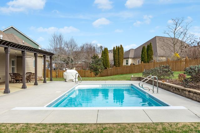 818 Lynnstone Drive, Chattanooga, TN 37405