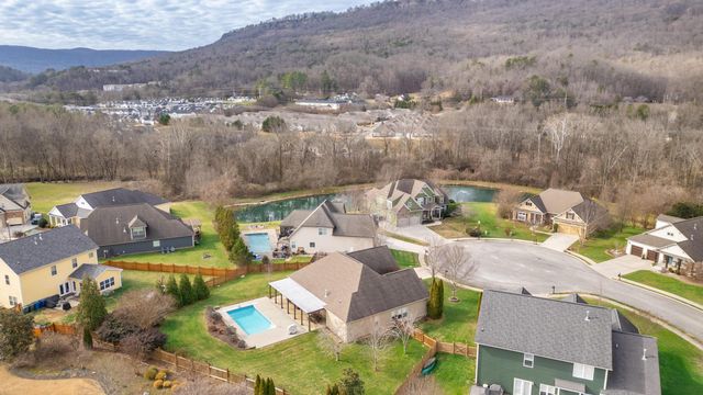 818 Lynnstone Drive, Chattanooga, TN 37405