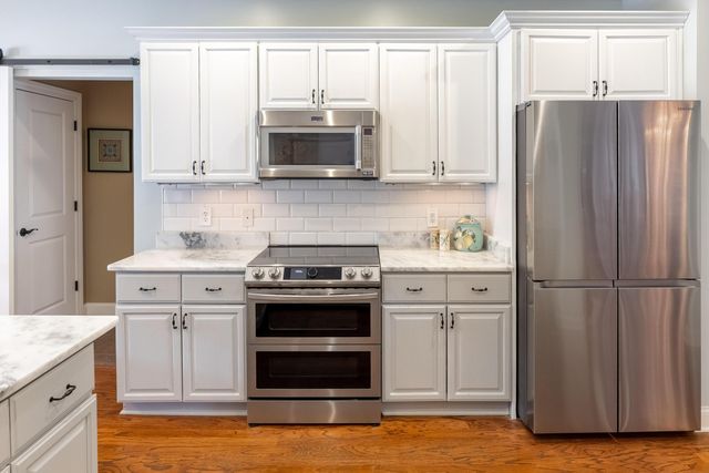 818 Lynnstone Drive, Chattanooga, TN 37405