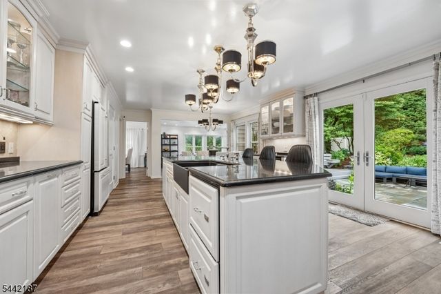 10 Fairway Ave, West Orange Twp., NJ 07052