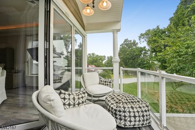 10 Fairway Ave, West Orange Twp., NJ 07052
