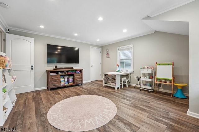 10 Fairway Ave, West Orange Twp., NJ 07052