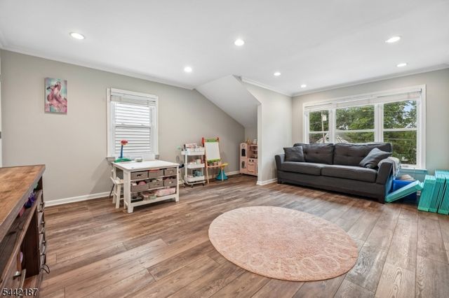 10 Fairway Ave, West Orange Twp., NJ 07052