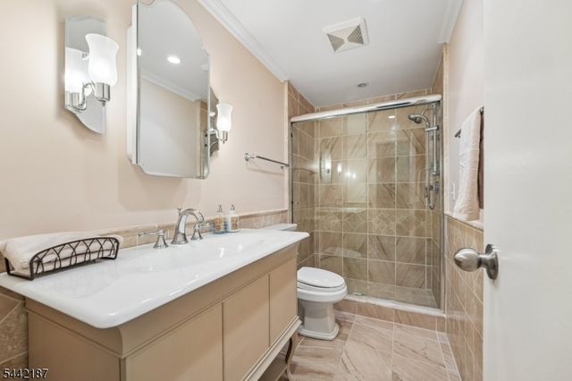 10 Fairway Ave, West Orange Twp., NJ 07052