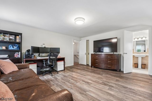 10 Fairway Ave, West Orange Twp., NJ 07052