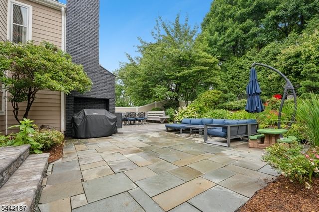 10 Fairway Ave, West Orange Twp., NJ 07052