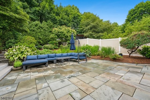 10 Fairway Ave, West Orange Twp., NJ 07052