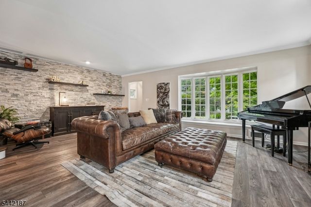10 Fairway Ave, West Orange Twp., NJ 07052