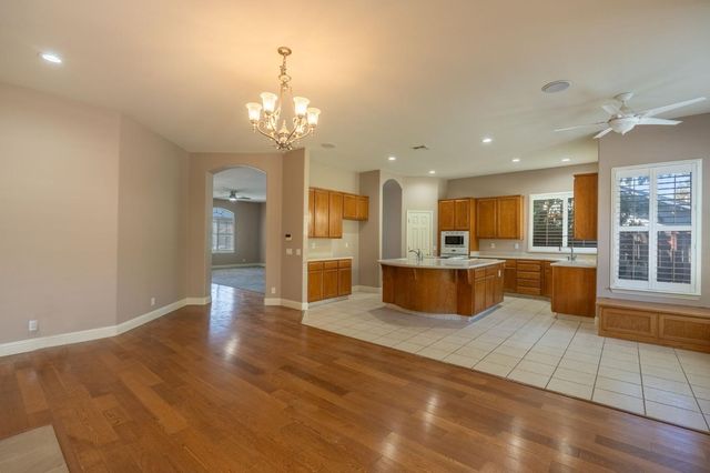 1153 E Milgeo, Ripon, CA 95366