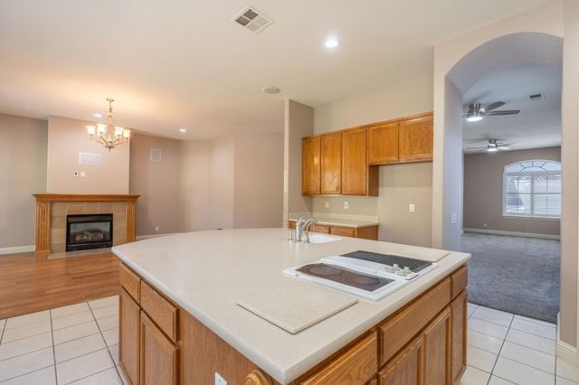 1153 E Milgeo, Ripon, CA 95366