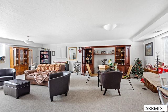 2899 Glenwood Drive, Idaho Falls, ID 83404