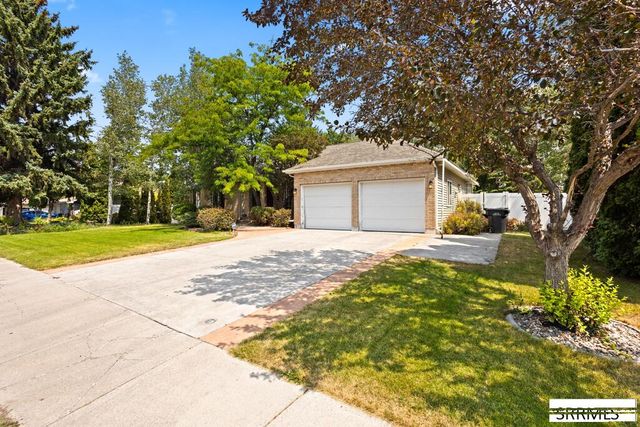 2899 Glenwood Drive, Idaho Falls, ID 83404