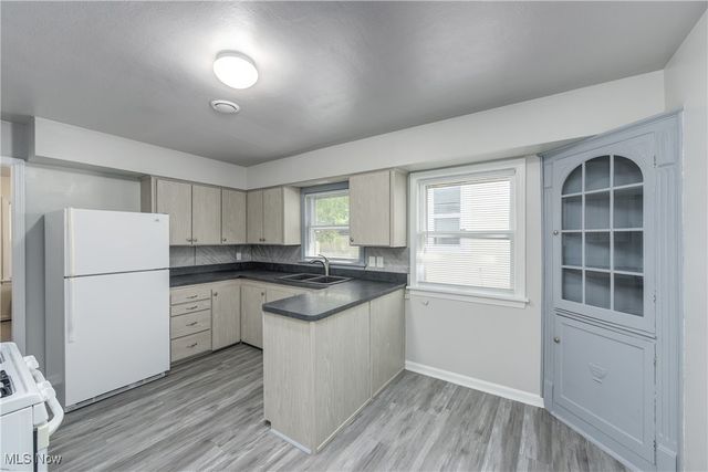 1332 W 18th Street, Lorain, OH 44052