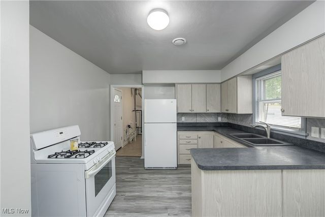 1332 W 18th Street, Lorain, OH 44052