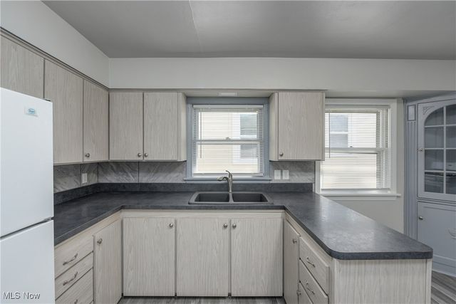 1332 W 18th Street, Lorain, OH 44052