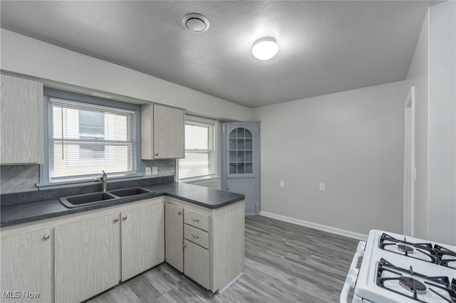 1332 W 18th Street, Lorain, OH 44052