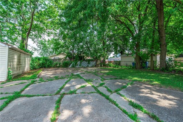 1332 W 18th Street, Lorain, OH 44052