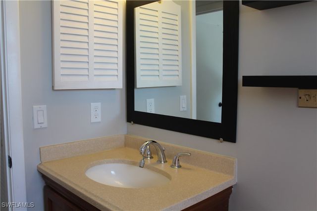 741 Palm View DR E3, Naples, FL 34110