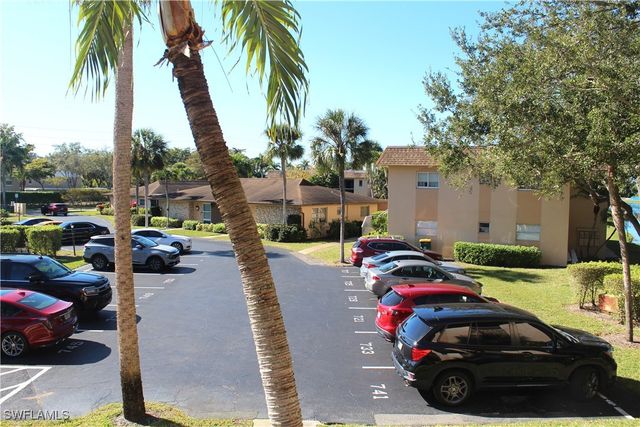 741 Palm View DR E3, Naples, FL 34110