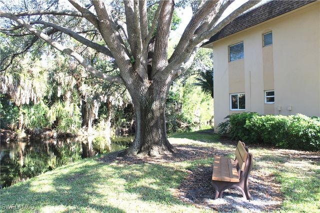 741 Palm View DR E3, Naples, FL 34110