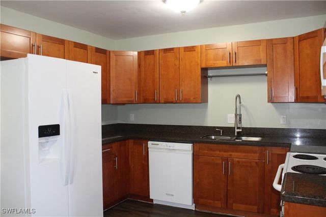 741 Palm View DR E3, Naples, FL 34110