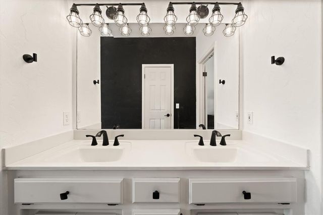 4001 Berkshire Drive, Edmond, OK 73034