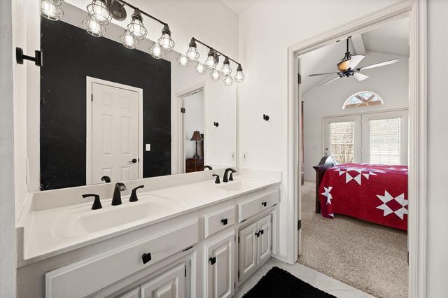 4001 Berkshire Drive, Edmond, OK 73034