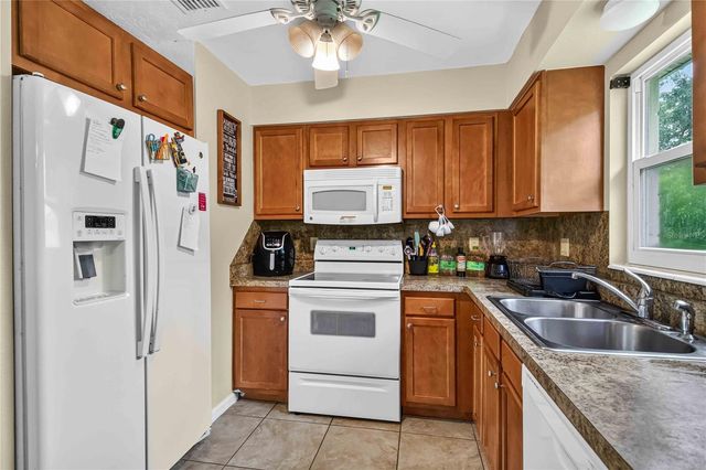 2316 POWELL CIRCLE, Sarasota, FL 34234