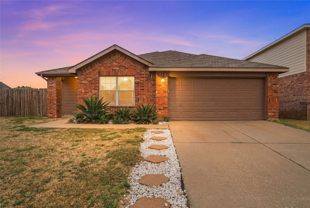 10809 Deer Trail, Fort Worth, TX 76140