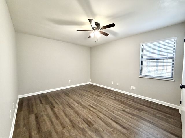 136 Jack Miller Blvd Apt D8, Clarksville, TN 37042