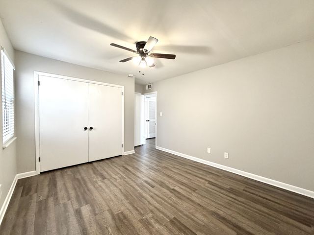 136 Jack Miller Blvd Apt D8, Clarksville, TN 37042