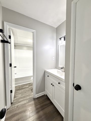 136 Jack Miller Blvd Apt D8, Clarksville, TN 37042