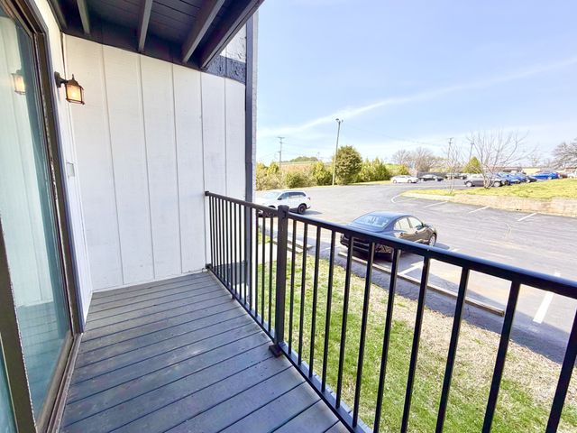 136 Jack Miller Blvd Apt D8, Clarksville, TN 37042
