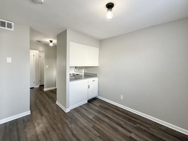 136 Jack Miller Blvd Apt D8, Clarksville, TN 37042