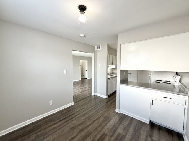 136 Jack Miller Blvd Apt D8, Clarksville, TN 37042