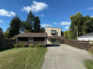 225 Hannum Avenue, Rossford, OH 43460