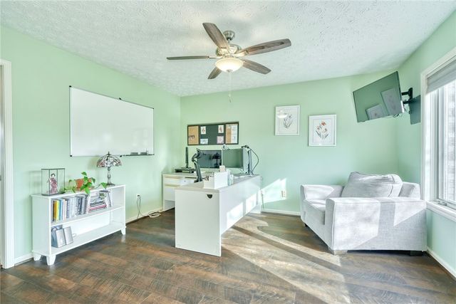 27 Edenfield Road, Penfield, NY 14526