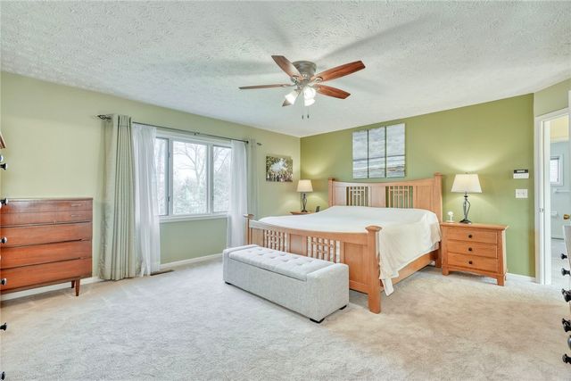 27 Edenfield Road, Penfield, NY 14526