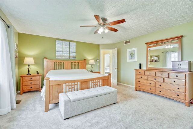 27 Edenfield Road, Penfield, NY 14526