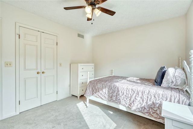 27 Edenfield Road, Penfield, NY 14526