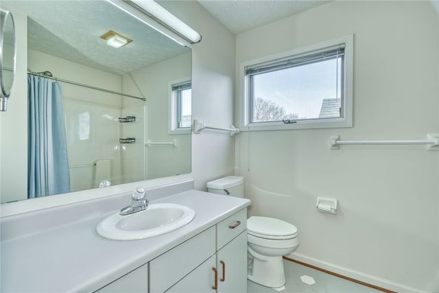 27 Edenfield Road, Penfield, NY 14526