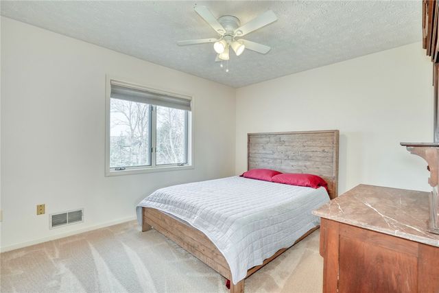 27 Edenfield Road, Penfield, NY 14526