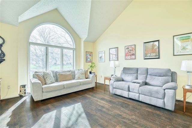 27 Edenfield Road, Penfield, NY 14526