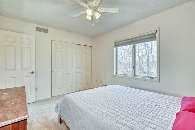 27 Edenfield Road, Penfield, NY 14526