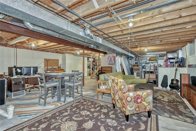 27 Edenfield Road, Penfield, NY 14526