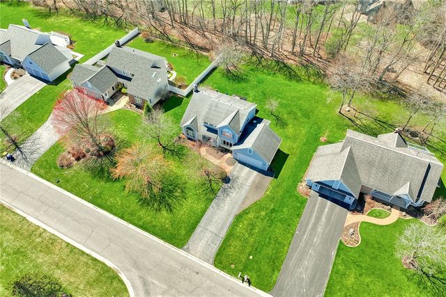 27 Edenfield Road, Penfield, NY 14526