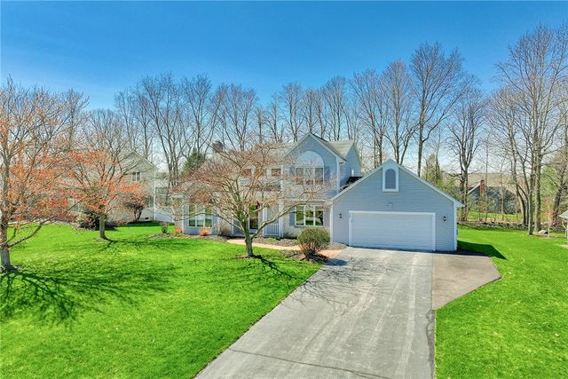 27 Edenfield Road, Penfield, NY 14526